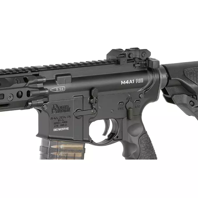 [Zestaw] Replika gazowa karabinka Daniel Defense DDM4 MK18 RIII 12.5 Lightning Serie - Black [EMG] + 30-kulkowy gazowy magazynek treningowy Lancer L5AWM 5.56 - niebieski [EMG]