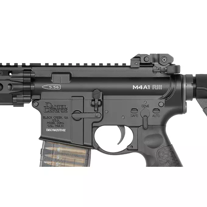 [Zestaw] Replika gazowa karabinka Daniel Defense DDM4 MK18 RIII 12.5 Lightning Serie - Black [EMG] + Kolimator Frenzy Plus 1x31x26 Red Dot [Vector Optics]