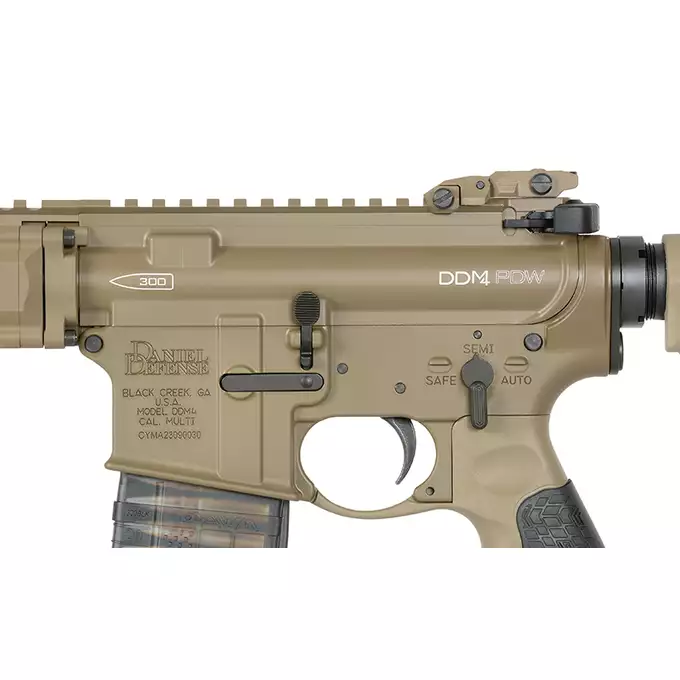 [Zestaw] Replika gazowa karabinka Daniel Defense DDM4PDW - Tan [EMG] + 30-kulkowy gazowy magazynek treningowy Lancer L5AWM .300 BLK - niebieski [EMG]