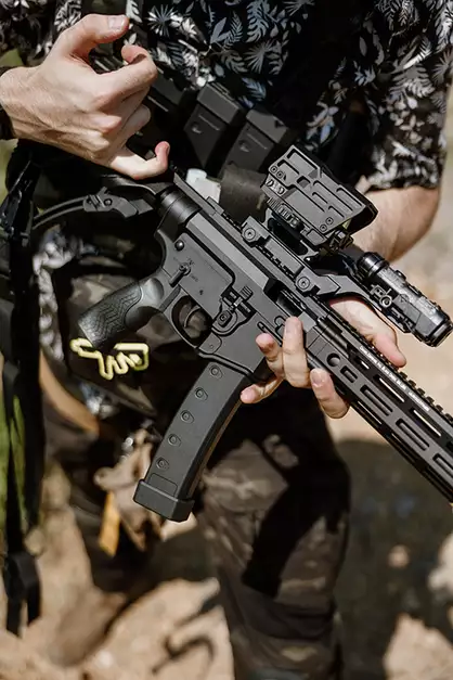 Réplique PCC Daniel Defense MWS GBB 13,5" - Black [EMG]