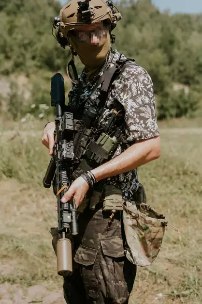 Laser Cut Adjustable Radio / Bottle Pouch with Shockcord - Multicamo Black [8FIELDS]