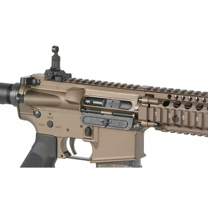 [Zestaw] Replika Gazowa Karabinka Daniel Defense DDMK18 - Dark Flat [EMG] + 30-kulkowy gazowy magazynek treningowy Lancer L5AWM 5.56 - niebieski [EMG]