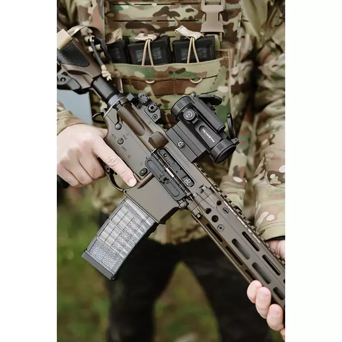 [Zestaw] Replika gazowa karabinka Daniel Defense DDM4 MK18 RIII 9.5 Lightning Serie - Brown [EMG] + Magazynek LANCER L5 5.56 AWN Green Gaz do karabinków gazowych CGS, MWS - Black [EMG]