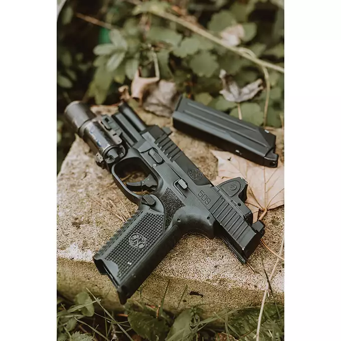 [Zestaw] Replika Pistoletu FN 509 GBB - Black [Cybergun] + Mikrokolimator pistoletowy - Black [PCS]