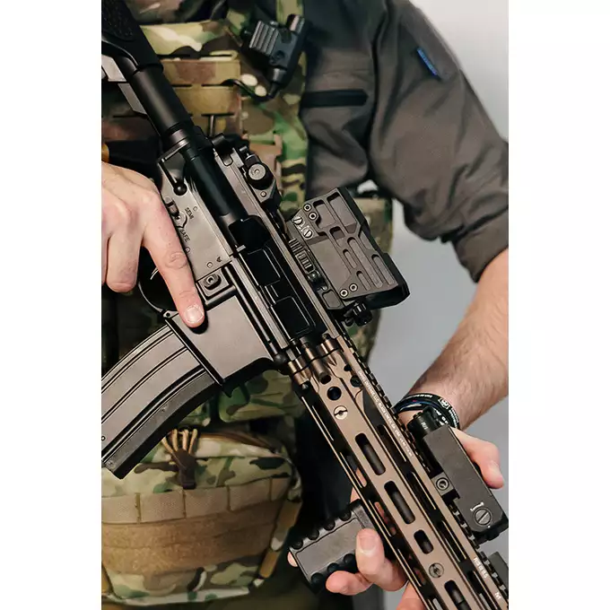 [Zestaw] Replika gazowa karabinka Daniel Defense DDM4 MK18 RIII 12.5 Lightning Serie - Black [EMG] + Kolimator Frenzy Plus 1x31x26 Red Dot [Vector Optics]