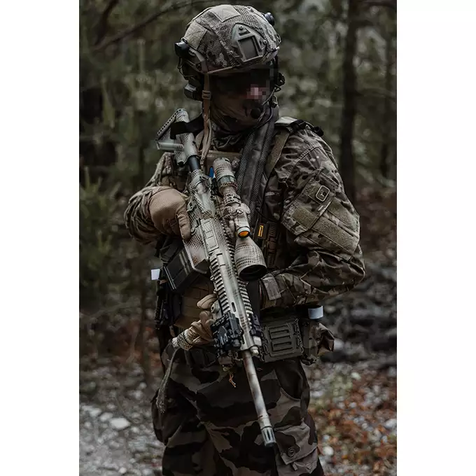 [Zestaw] Replika Airsoftowa EC-202 Edycja Advanced (ulepszony gearbox, programowalny ETU) - Black [E&amp;C] + Akumulator airsoftowy 25C 1100mAh 3S1P 11.1V LiPo T-Plug + Kompaktowa ładowarka LIPO B3Pro