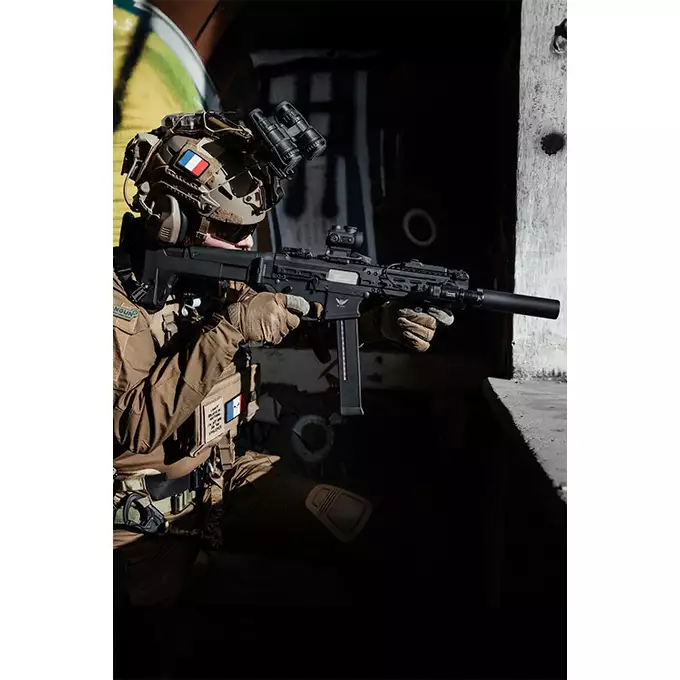 M917G UTR45 - Black [DE]