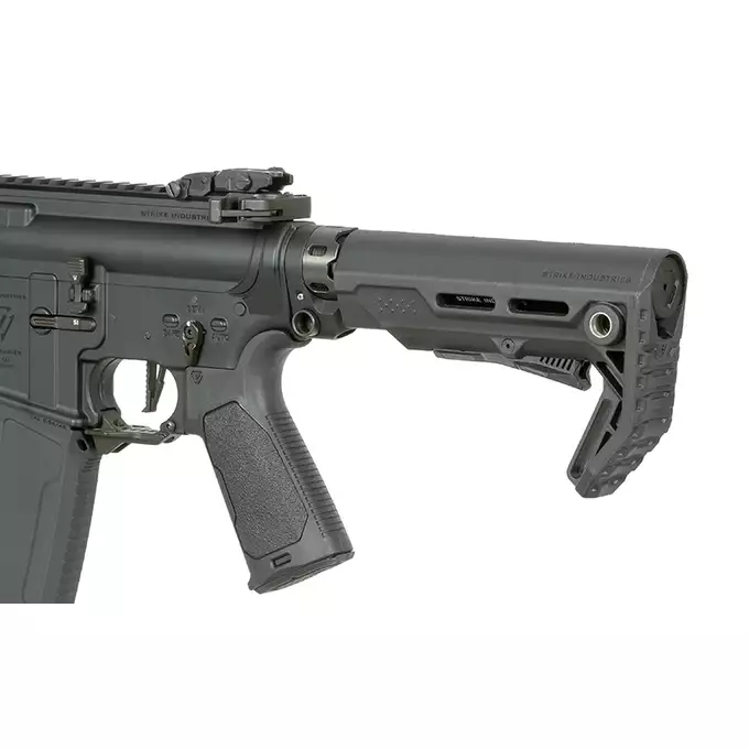 [Zestaw] Replika Karabinka Strike industries 13.5" Raiders Carbine - Black [EMG] + Ładowarka V3+ do akumulatorów LiPo/LiFe [IPower] + Akumulator Li-Po 1100mAh 11,1V 20C - Deans [IPower]