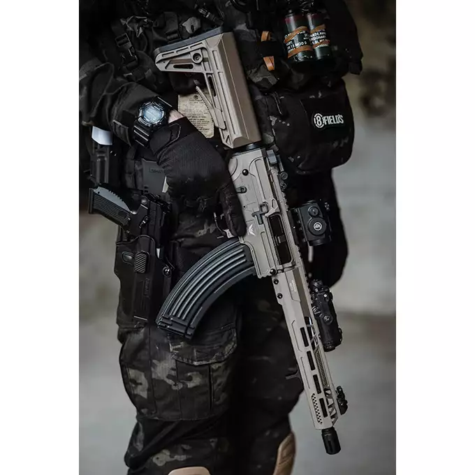 [Zestaw] Karabinek ASG M918G UTR Ek47 Falcon 3.0 ETU - TAN [Double Eagle] + Akumulator Li-Po 1100mAh 11,1V 20C - Deans [IPower] + Ładowarka V3+ do akumulatorów LiPo/LiFe [IPower]