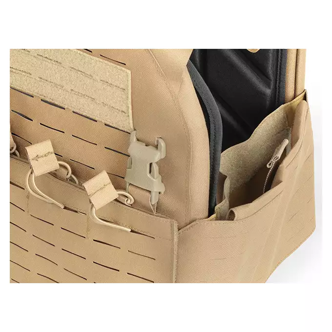 QRF Plate Carrier Laser-Cut Buckle Up with AR15/AK Magazine Pouch - Tan [8FIELDS]