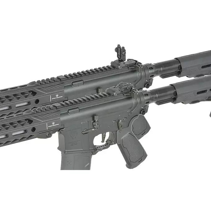 [Zestaw] Replika Karabinka Strike industries 13.5" Raiders Carbine - Black [EMG] + Ładowarka V3+ do akumulatorów LiPo/LiFe [IPower] + Akumulator Li-Po 1100mAh 11,1V 20C - Deans [IPower]