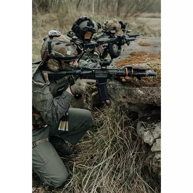 [Zestaw] Replika Karabinka Strike industries 10" Raiders SBR, GEN-2 - Black [EMG] + Ładowarka V3+ do akumulatorów LiPo/LiFe [IPower] + Akumulator Li-Po 1100mAh 11,1V 20C - Deans [IPower]