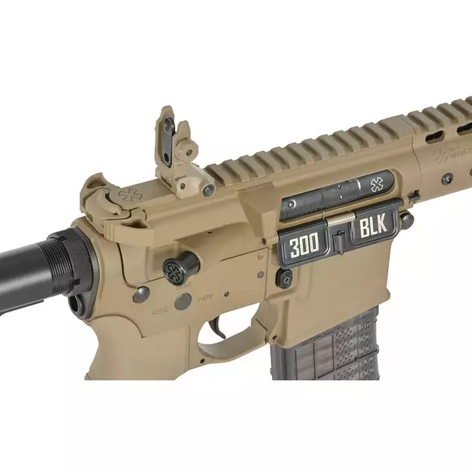 [Zestaw] Replika karabinka Noveske 10.5" Gen III Shorty 300BLK  Eshooter ETU - Tan [EMG] + Ładowarka V3+ do akumulatorów LiPo/LiFe [IPower] + Akumulator Li-Po 1100mAh 11,1V 20C - Deans [IPower]