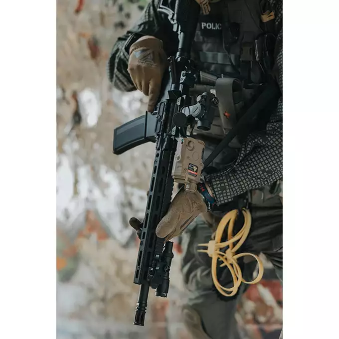[Zestaw] Replika Daniel Defense M4A1 RIII 14.5" Gen 2 Eshooter ETU - Black [EMG] + Ładowarka V3+ do akumulatorów LiPo/LiFe [IPower] + Akumulator Li-Po 1100mAh 11,1V 20C - Deans [IPower]