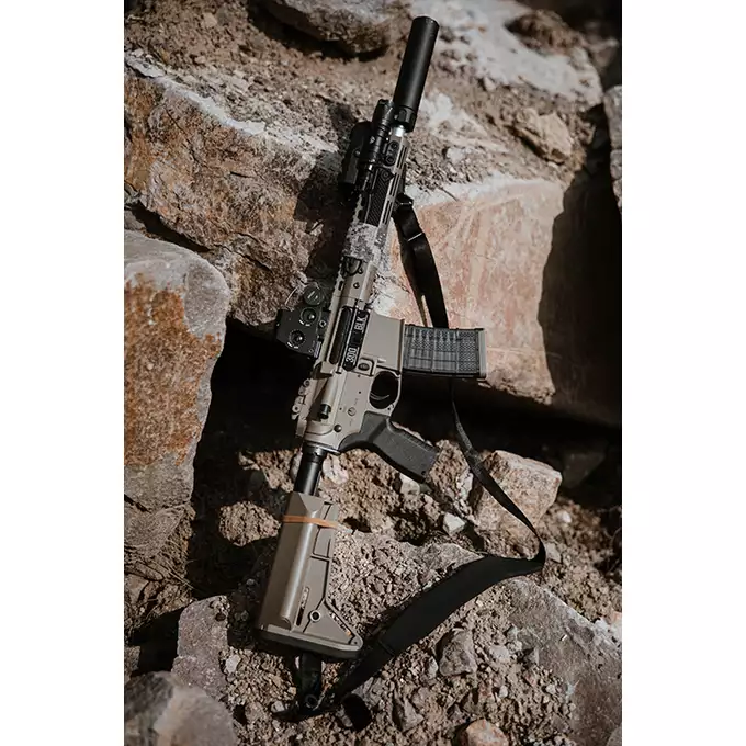 [Zestaw] Replika karabinka Noveske 10.5" Gen III Shorty 300BLK  Eshooter ETU - Tan [EMG] + Ładowarka V3+ do akumulatorów LiPo/LiFe [IPower] + Akumulator Li-Po 1100mAh 11,1V 20C - Deans [IPower]