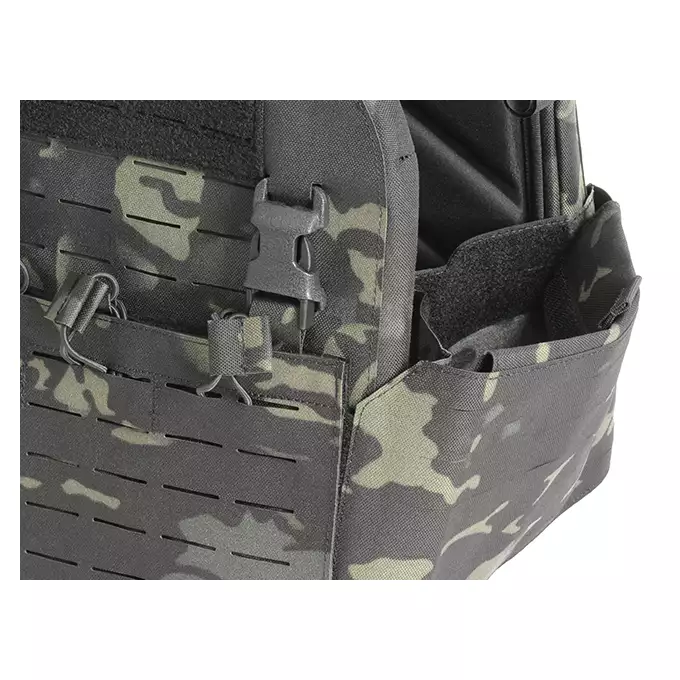 QRF Plate Carrier Laser-Cut Buckle Up with AR15/AK Magazine Pouch - Multicamo Black [8FIELDS]