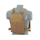 [Zestaw] Prosty Plate Carrier z atrapami miękkich wkładów balistycznych - Coyote [8FIELDS] + Otwarta potrójna ładownica na magazynki 5.56 - Coyote [8FIELDS] + Laser Cut Lower Accessory Utility Pocket with Shockcords for Tourniquet - TAN [8FIELDS]
