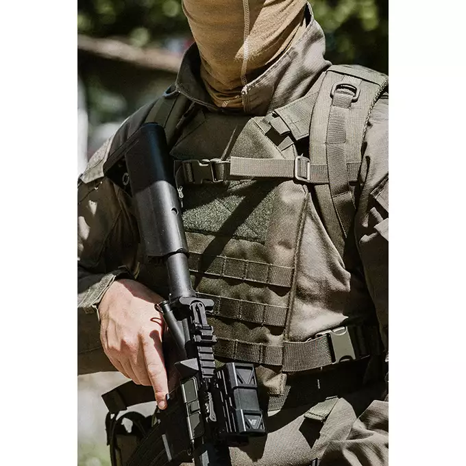 [Zestaw] Prosty Plate Carrier z atrapami miękkich wkładów balistycznych - Olive [8FIELDS] + Otwarta potrójna ładownica na magazynki 5.56 - Olive [8FIELDS] + Dolna kieszeń użytkowa na akcesoria z linkami shockcord, Laser Cut - Olive [8FIELDS]