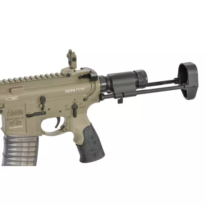 [Zestaw] Replika PDW Daniel Defense DDM4 CQB GBB CGS Lightning Series - Tan [EMG] + Magazynek LANCER L5 5.56 AWN Green Gaz do karabinków gazowych CGS, MWS - Black [EMG]