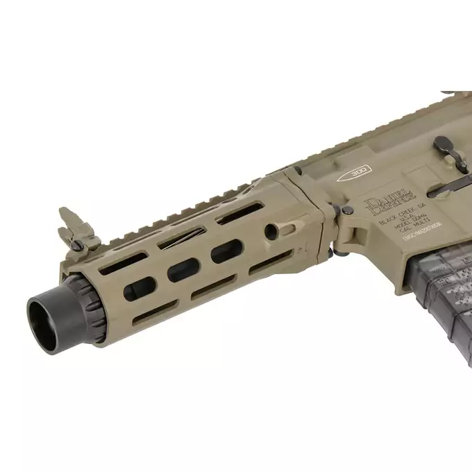 [Zestaw] Replika PDW Daniel Defense DDM4 CQB GBB CGS Lightning Series - Tan [EMG] + Magazynek LANCER L5 5.56 AWN Green Gaz do karabinków gazowych CGS, MWS - Black [EMG]