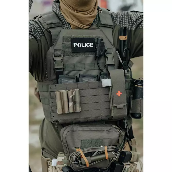 [Zestaw] Buckle Up Assault Plate Carrier Cummerbund - Black [8FIELDS] + Panel Buckle-up COMPACT - wkład na 3 magazynki, MOLLE Laser Cut - Black [8FIELDS] + Dolna kieszeń użytkowa na akcesoria z linkami shockcord, Laser Cut  - Black [8FIELDS]