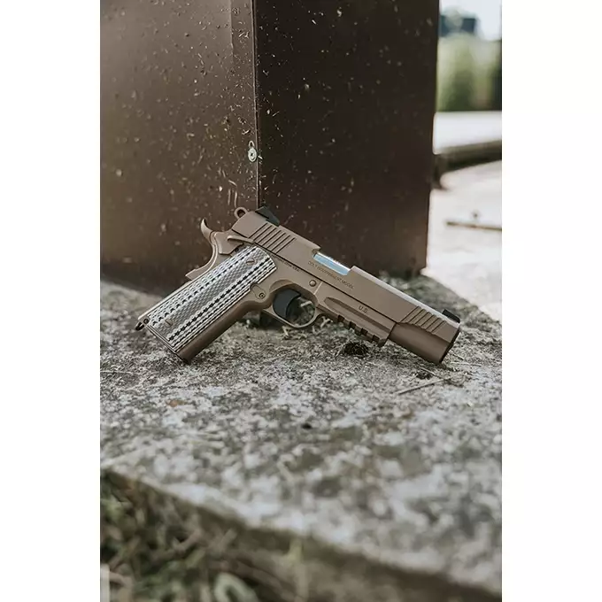 [Zestaw] Licencjonowana replika pistoletu Colt M45A1 Combat Unit - TAN [EMG] + Magazynek na Green Gaz do R48 [Army Armament]