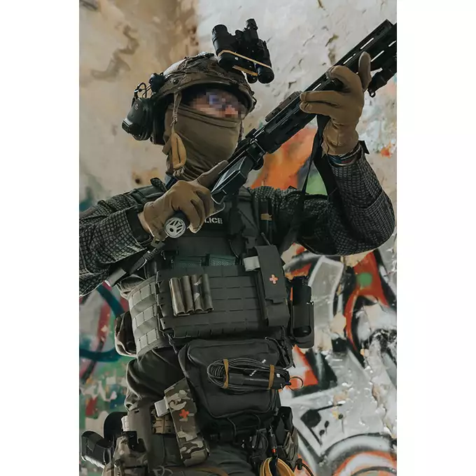 [Zestaw] Buckle Up Assault Plate Carrier Cummerbund - Coyote [8FIELDS] + Panel Buckle-up COMPACT - wkład na 3 magazynki, MOLLE Laser Cut - Tan [8FIELDS] + Dolna kieszeń użytkowa na akcesoria z linkami shockcord, Laser Cut - TAN [8FIELDS]