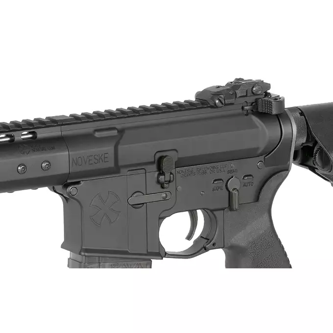 [Zestaw] Replika karabinka Noveske 7.5" Gen III DIPLOMAT Eshooter ETU, GEN-2 - Black [EMG] + Ładowarka V3+ do akumulatorów LiPo/LiFe [IPower] + AKUMULATOR AIRSOFTOWY 25C 800MAH 3S1P 11.1V LIPO GENS ACE G-TECH T-PLUG