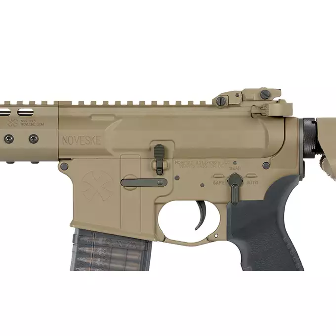 [Zestaw] Replika Karabinka Noveske 13.7" Gen III INFIDEL Eshooter ETU, GEN-2 - FDE [EMG] + Ładowarka V3+ do akumulatorów LiPo/LiFe [IPower] + AKUMULATOR AIRSOFTOWY 25C 800MAH 3S1P 11.1V LIPO GENS ACE G-TECH T-PLUG