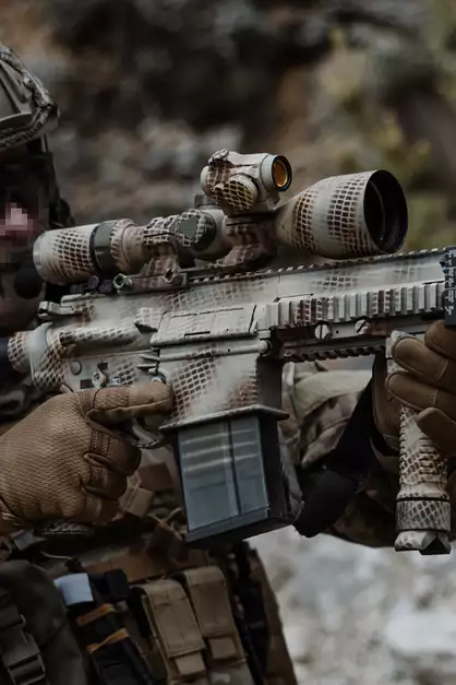 Maverick Gen2 1x22 Red Dot Sight - Black [Vector Optics]