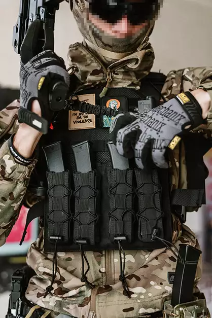 Szybka poczwórna ładownica MOLLE na magazynki MP5/SMG - Black
