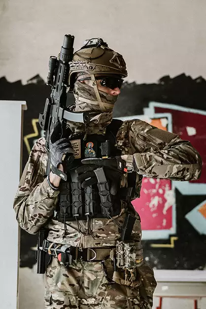 Szybka poczwórna ładownica MOLLE na magazynki MP5/SMG - Black