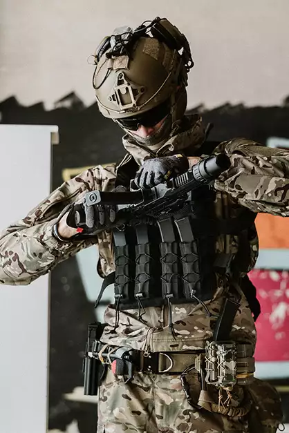 Szybka poczwórna ładownica MOLLE na magazynki MP5/SMG - Black