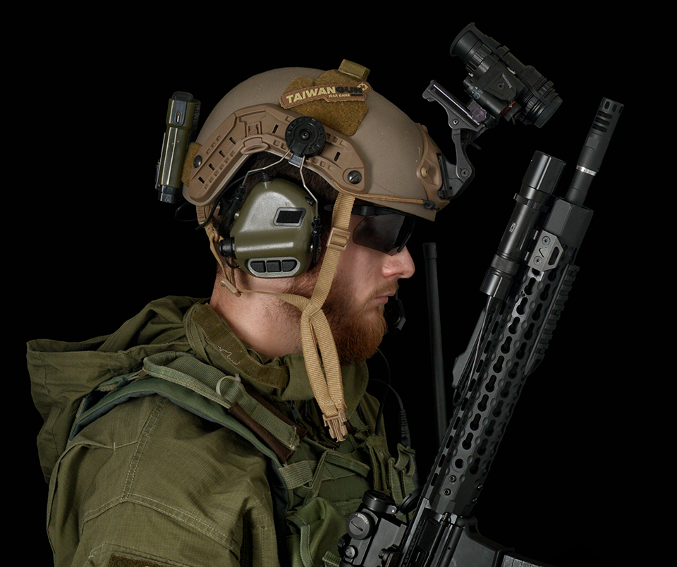 earmor m32h tactical communication hearing protector for fast mt helmets Coyote Tan M32H PLUS Black  EARMOR is a tactical electronic headset designed for use with ARC Fast Helmets EARMOR - Hearing Protector M32